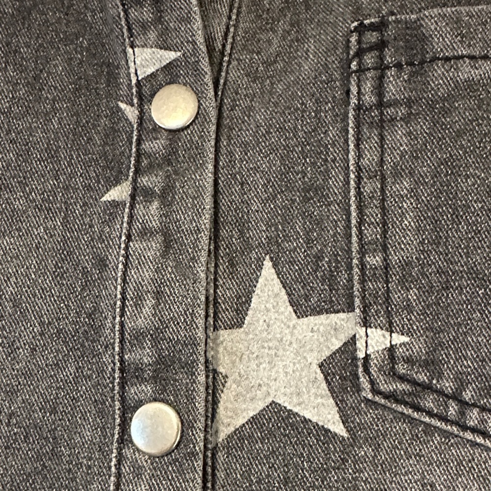 Star Patterned Distressed Denim Jacket - Picture 4 of 6